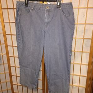 Women's Style & Co. Capris size 16 Tummy Control